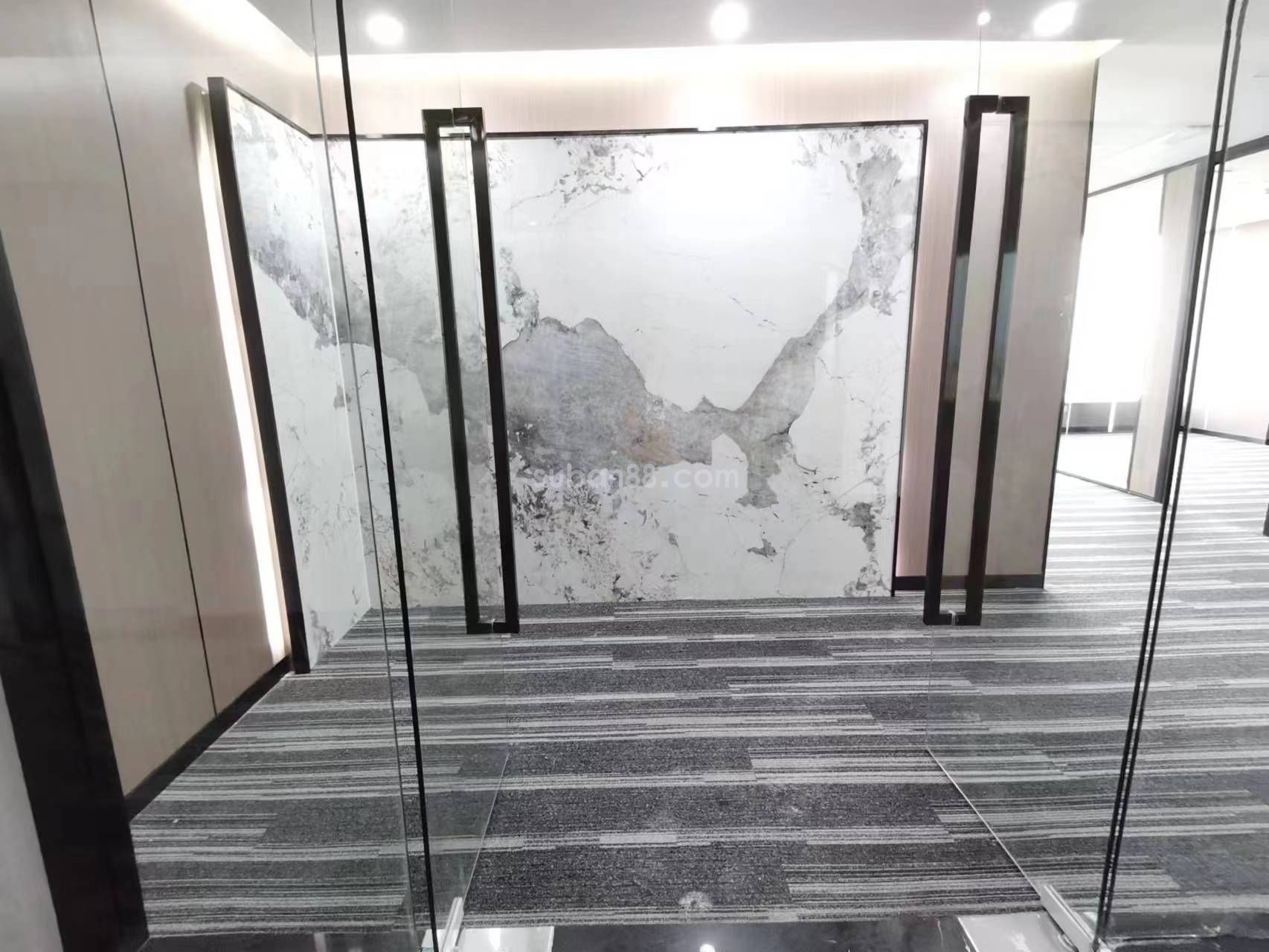 蘇州市工業(yè)園區(qū)地標(biāo)東方之門(mén) 甲級(jí)寫(xiě)字樓直招